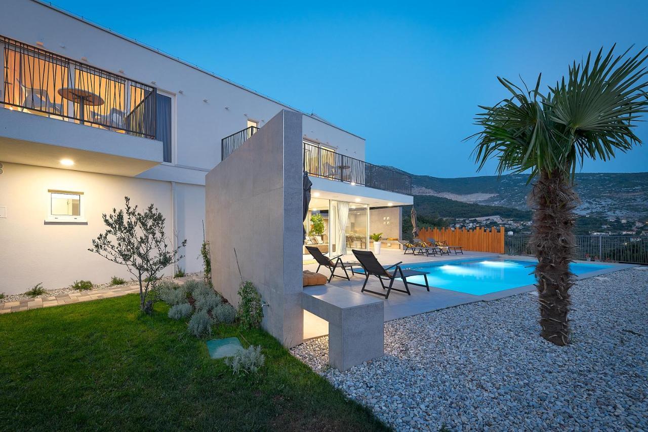 Design Villa Clavis-Brand New Villa With A View Klis エクステリア 写真